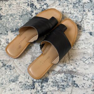 Lucky Brand Vayleri Slides Sandal Womens 7.5 Black Leather Tan Toe Loop